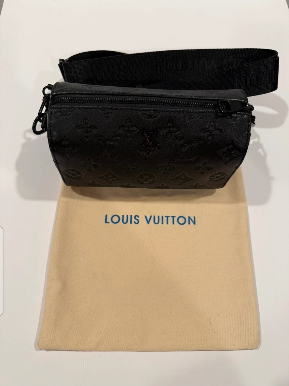 Lv.Black Monogram Crossbody Pouch